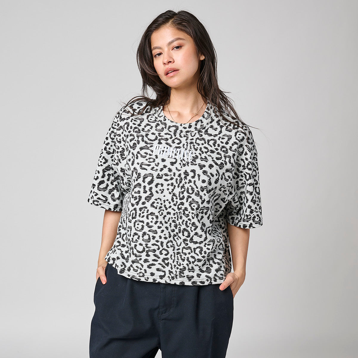 QUEST WOMEN CROP TEE